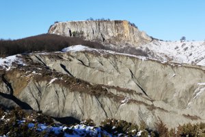 View of the gullies overlooking the Sasso Simone from the Tuscan side (author B. Maioli)