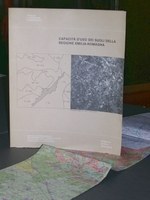 Volume "Capacità d'uso dei suoli della Regione Emilia-Romagna" di 35 pag. + Carta della capacità d'uso dei suoli alla scala 1:200.000, anno 1981