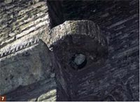 Uno dei due cardini di Porta Nova (selenite)