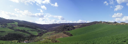 foto: veduta del Castello di Borzano nel Comune di Albinea" (Autore Massimo Domenichini)