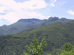 La catena del Monte Penna. Foto Antonio Mortali, Consorzio Comunalie Parmensi